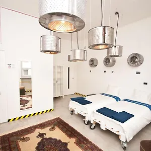 lofthotel-przychodnia.warsawhotelspoland.com/